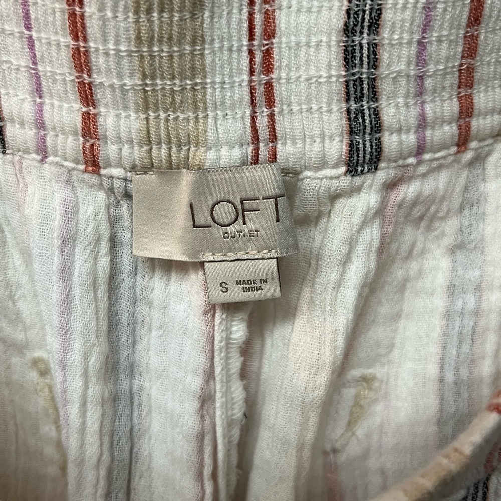 LOFT Multicolor Striped Women Shorts. Size Small - Picture 4 of 4